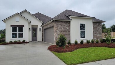 Building Photo - Stunning home in Garden Hill!