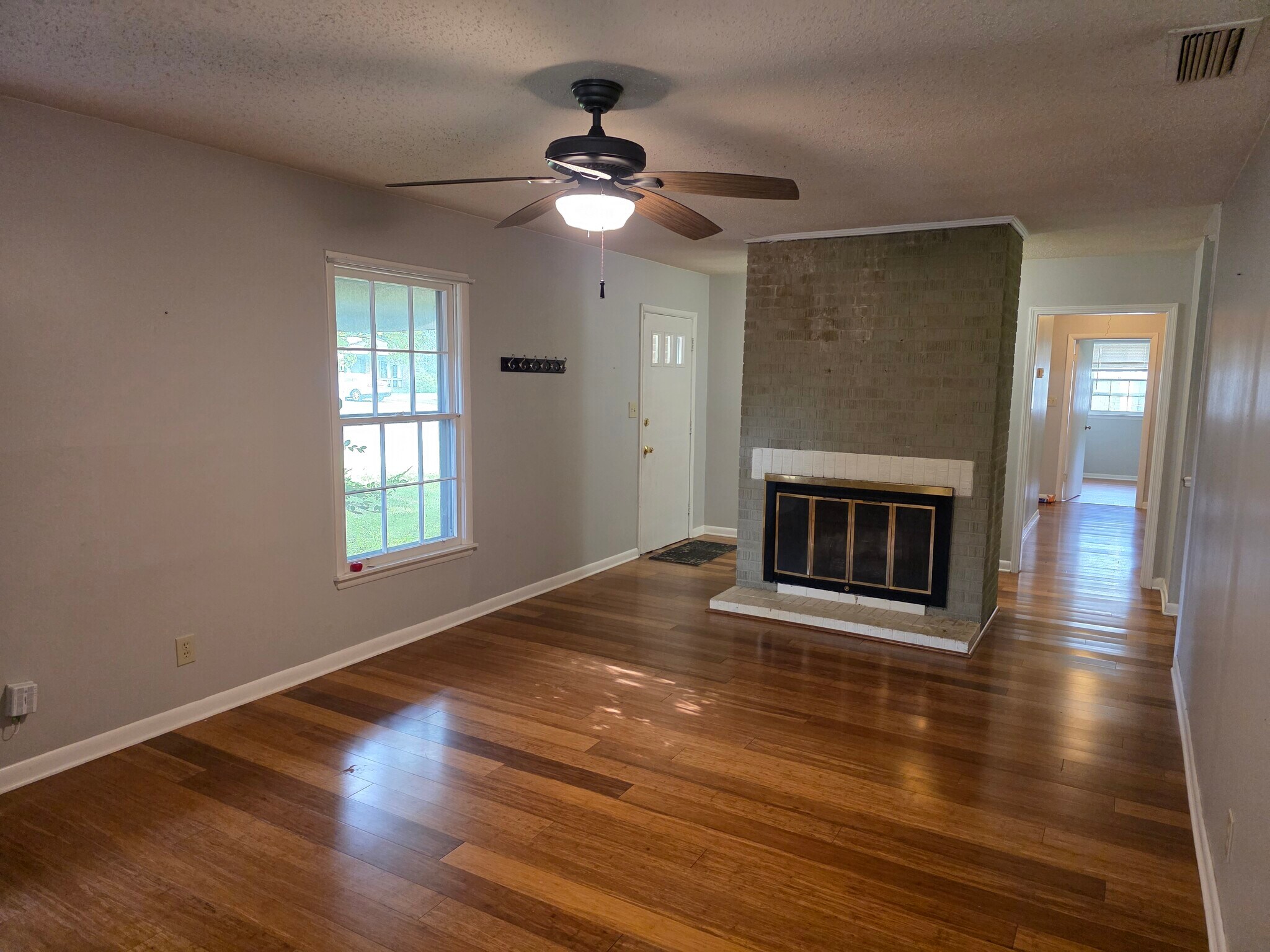 Building Photo - 906 Woodall Ln NW