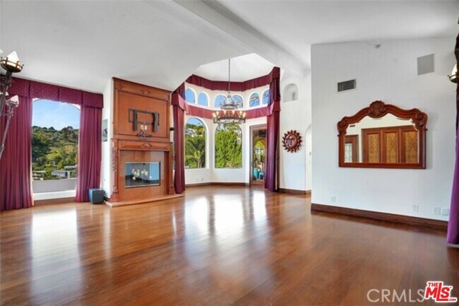 Building Photo - 9170 Thrasher Ave