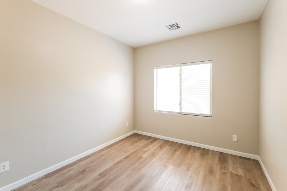 Building Photo - 105 N 108th Dr