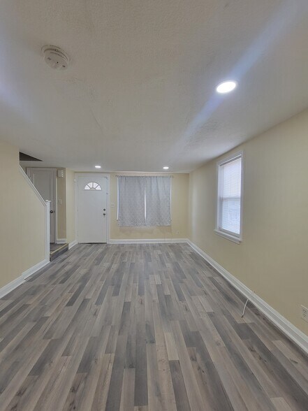 Building Photo - 3226 Westmont Ave