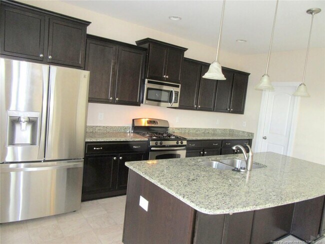 Building Photo - 512 Rossendale Dr