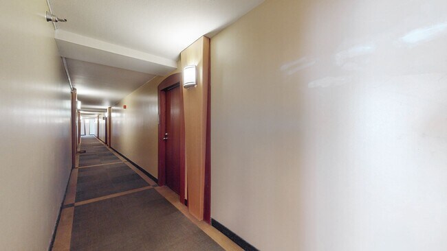 Building Photo - 601 W 11th Ave