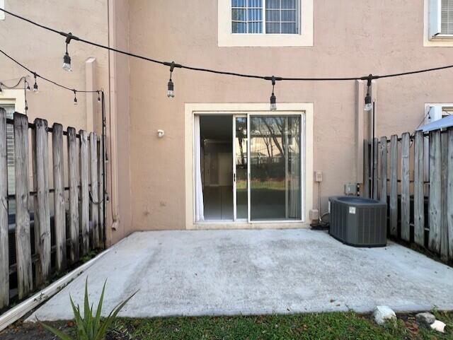 Building Photo - 2163 Madeira Dr