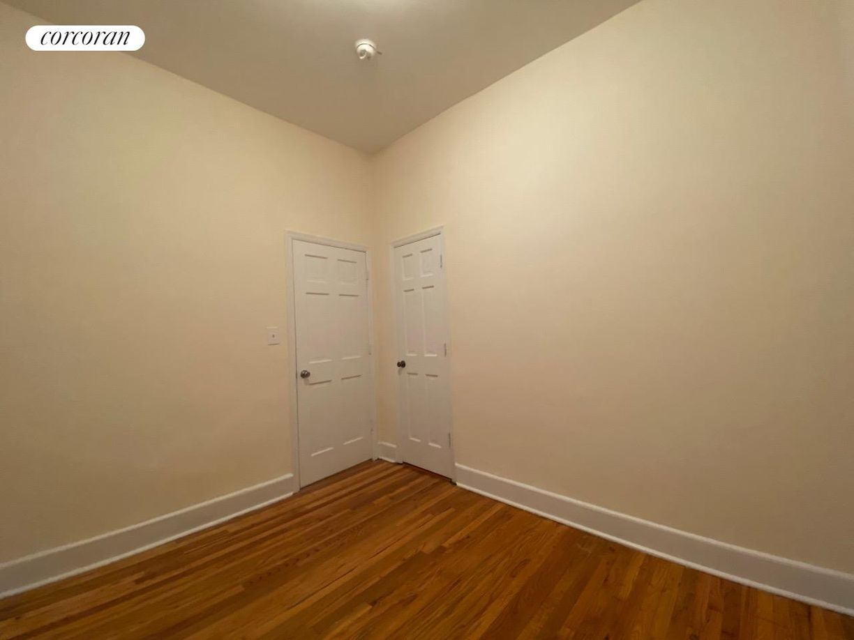 Building Photo - 454 W 57th St