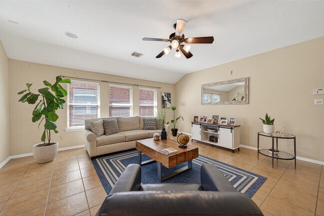Building Photo - 66 W Lasting Spring Cir