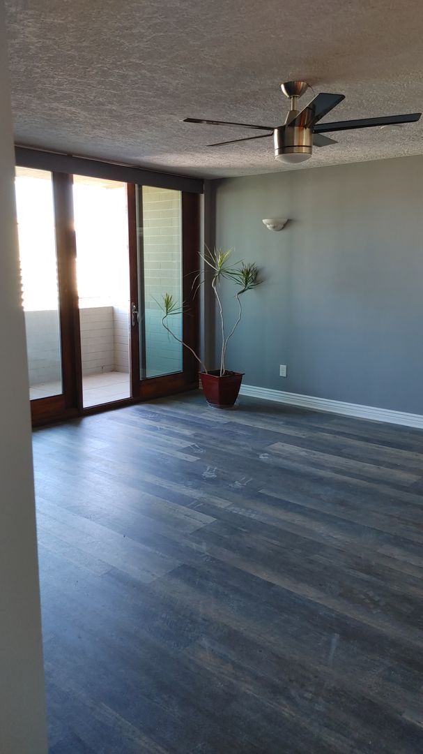 Building Photo - Broadway Condo