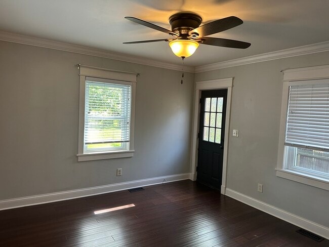 Building Photo - Webster Schools, Charming 2BD 2Bth Home Co...