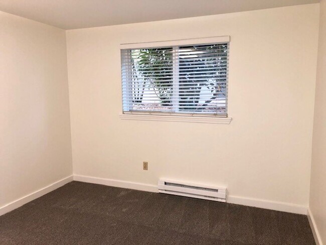 Building Photo - 2Bd/2Ba Kenmore Condo