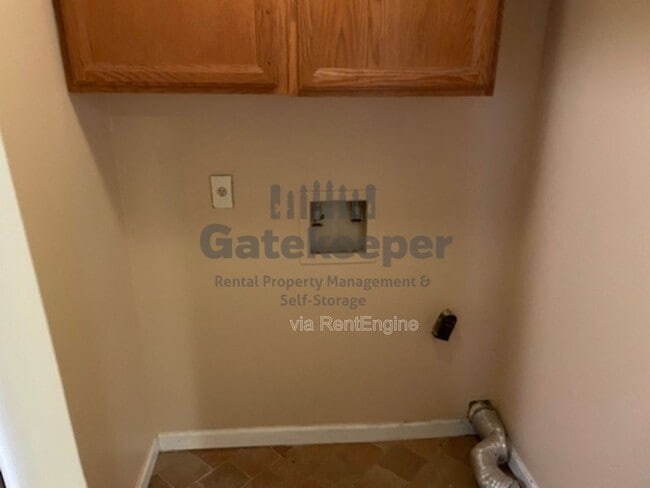 Building Photo - 102 Cypress Ct