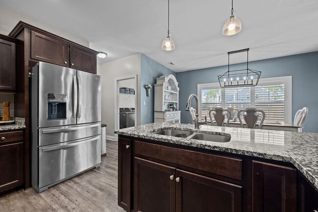 Building Photo - 878 Stormy Gale Ln