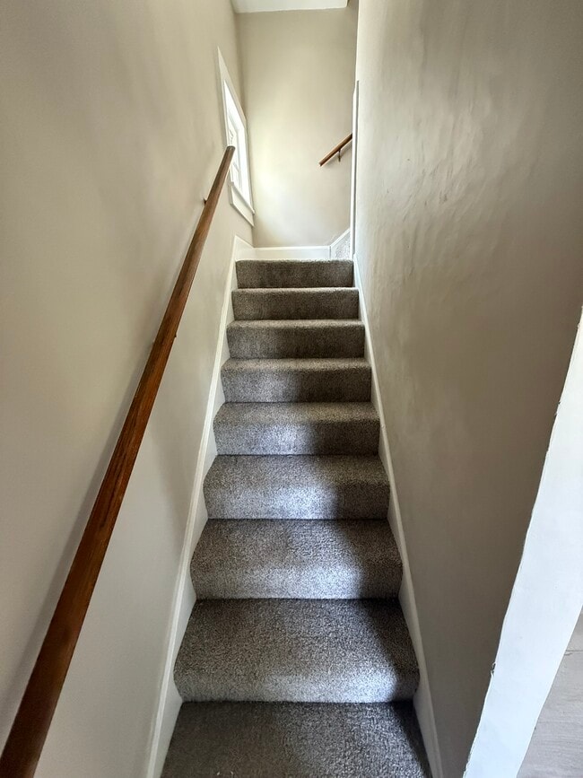 Building Photo - 1452 Honodle Ave