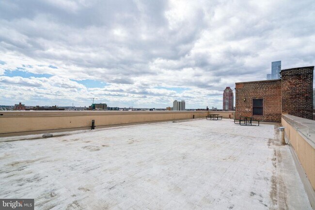 Building Photo - 1008 Spruce St