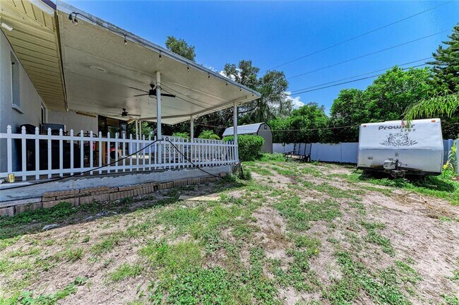 Building Photo - 1520 Sunnyhills Dr