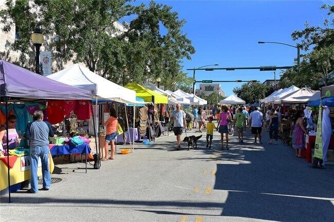 Building Photo - 835 S Osprey Ave