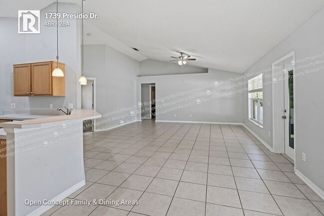 Building Photo - 1739 Presidio Dr