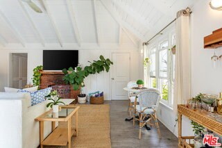 Building Photo - 444 S Roxbury Dr