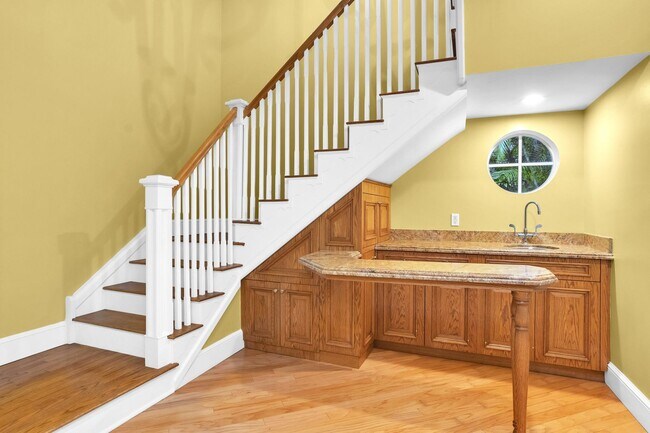 Building Photo - PENDING