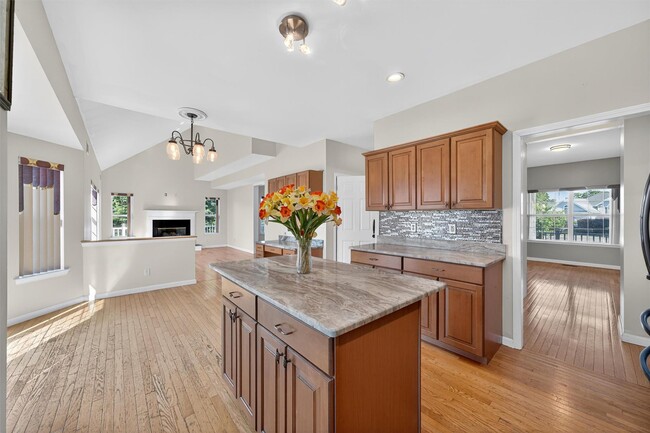 Building Photo - 5 Bridle Ct