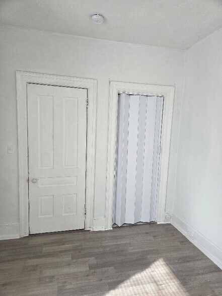Building Photo - 232 Oakley Pl NE