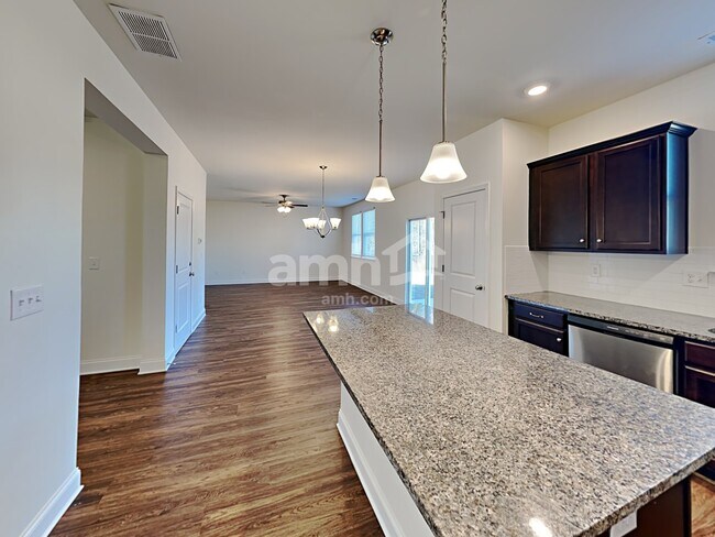 Building Photo - 320 Bourne St