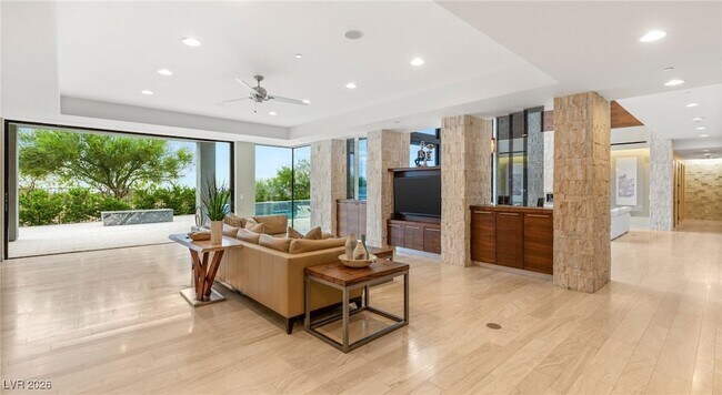 Building Photo - 98 Sun Glow Ln