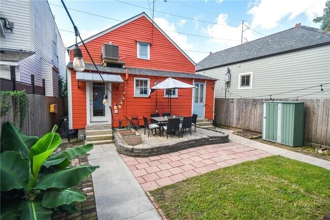 Building Photo - 4427 Annunciation St