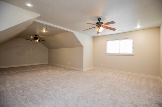 Building Photo - 3601 SW Willowbrook Rd