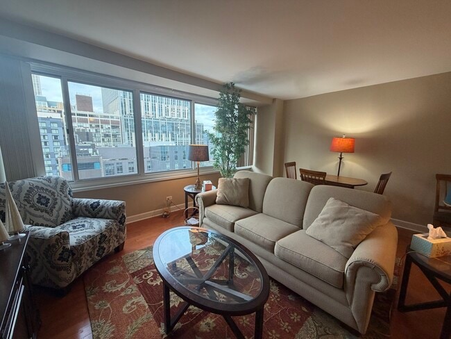 Building Photo - 211 E Ohio St