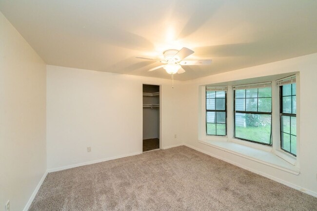 Building Photo - 6950 Lark Haven Ln