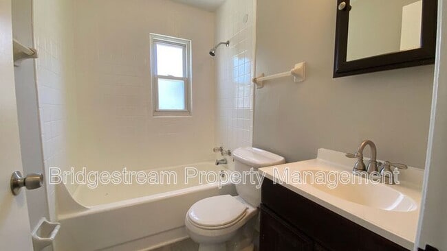 Building Photo - 167 W Hudson Ave