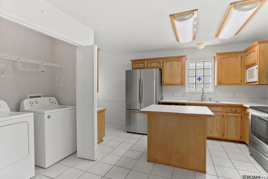 Building Photo - 3674 Brandon Lynn Dr