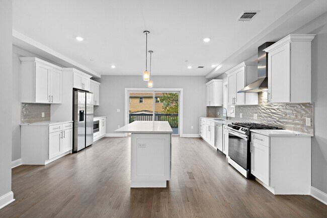 Building Photo - 57 Lincoln Ave