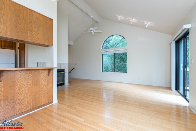 Building Photo - 26 Shadow Ct