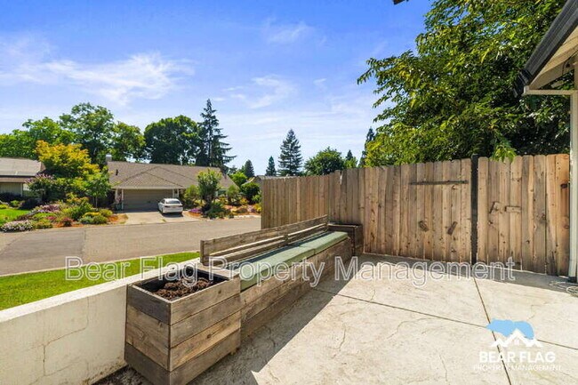 Building Photo - 1601 Wyndham Way