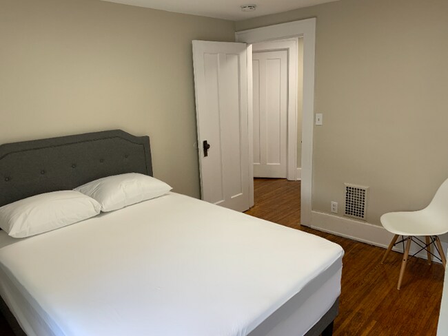 Building Photo - 151 Brookdale Ave