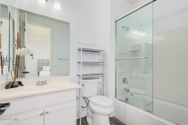 Building Photo - SFH 4-3