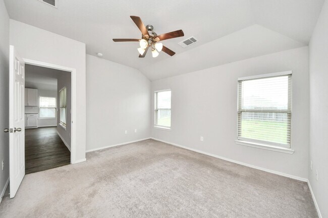 Building Photo - 20715 Southern Wds Blvd