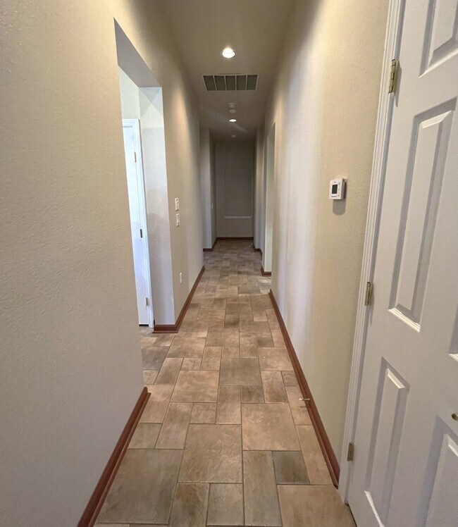 Building Photo - 106 Morning Glory Cir