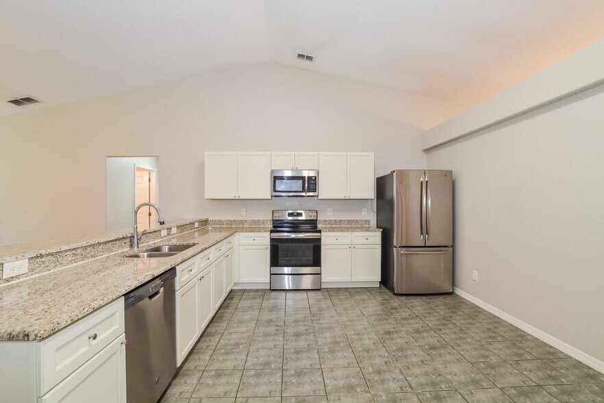 Building Photo - 13839 Riverpath Grove Dr