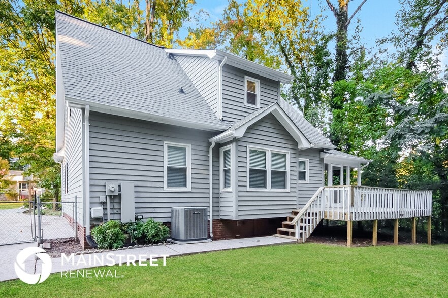 Building Photo - 919 Briarcliff Rd