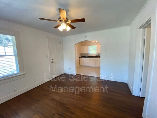 Building Photo - 119 NW 27th St