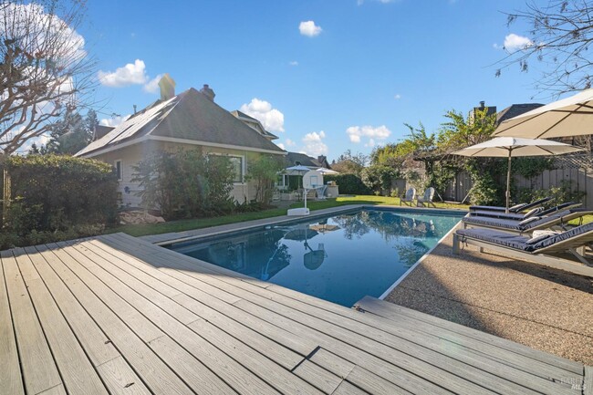 Building Photo - 470 Eastin Dr