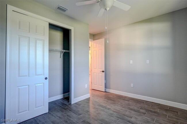 Building Photo - 428 SW 28th Pl