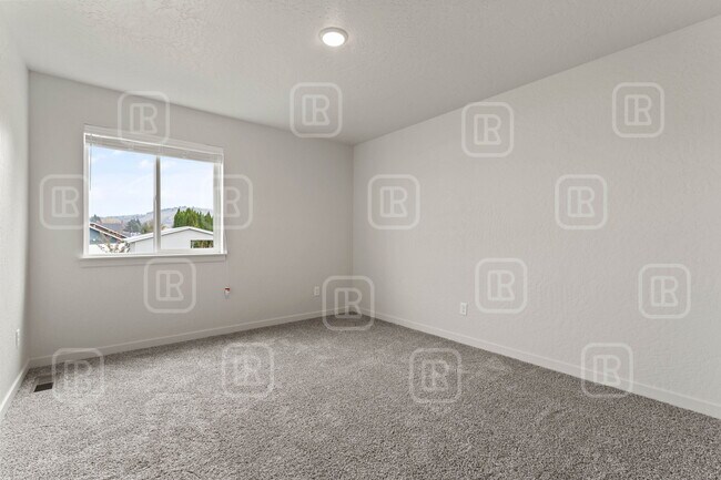 Building Photo - 309 S Grady Rd