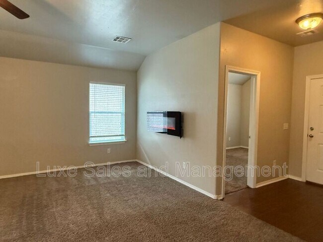 Building Photo - 2408 Alta Vista Ln