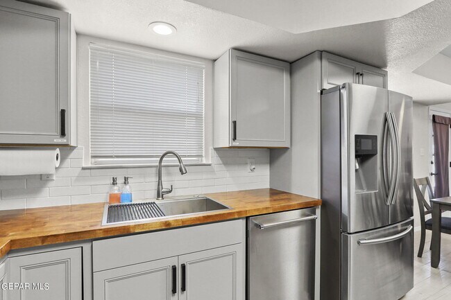 Building Photo - 5059 Crystal Sands Ct