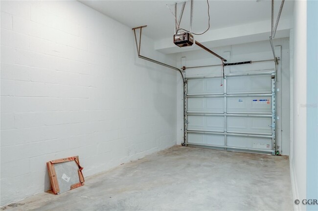 Building Photo - 3290 Laurent Lp