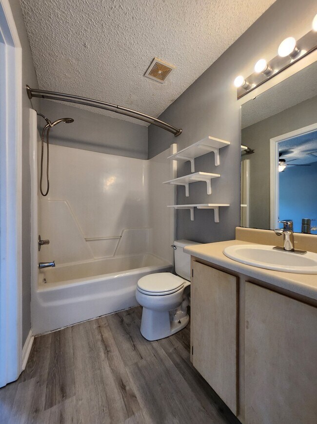 Building Photo - 3468 Daylily Ln