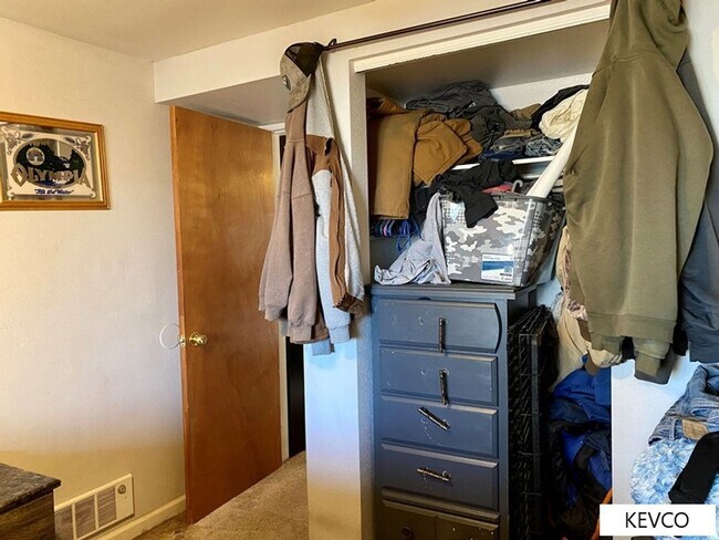 Building Photo - 1236 Maple St